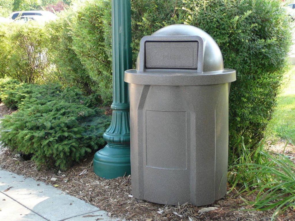 Commercial Trash Cans 